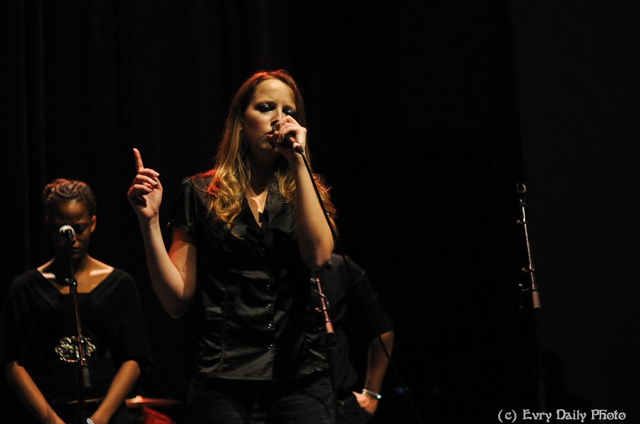 Evry Daily Photo - Telethon Evry 2010 - Concert Evry University Gospel - large - 5244041664.jpg